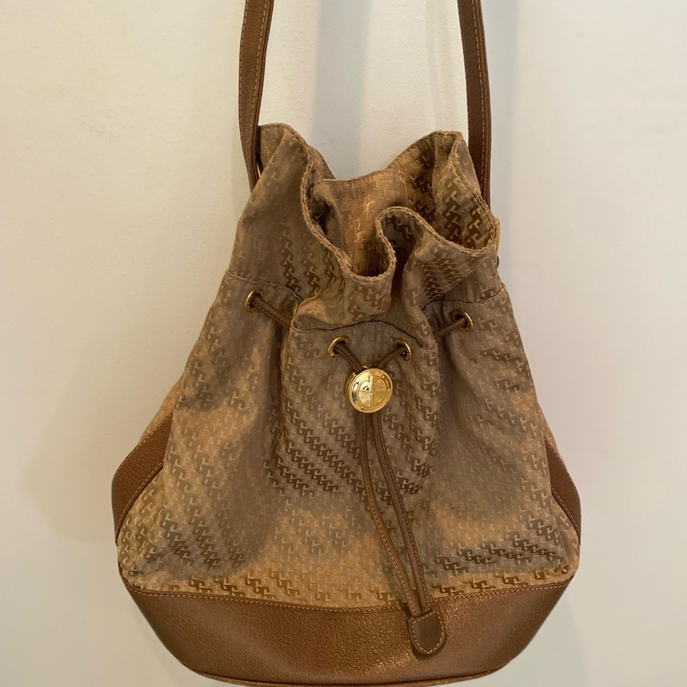 Gucci Vintage 90’s Taupe Bucket Crossbody Bag